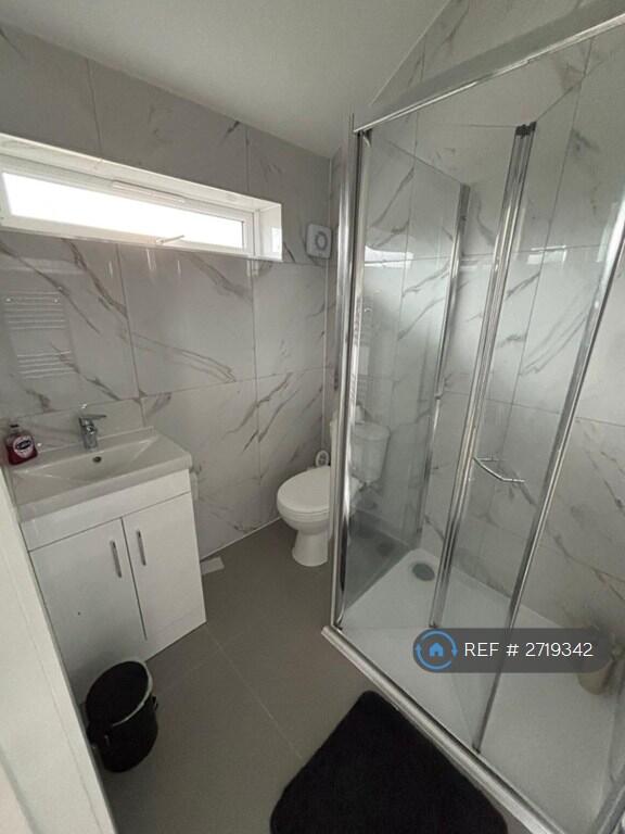 Willow Tree Lane, Hayes, UB4