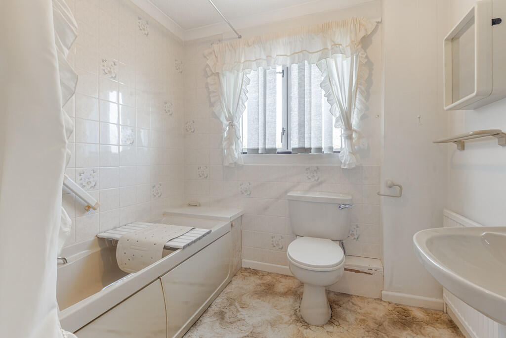 A14 - 2 The Paddo...