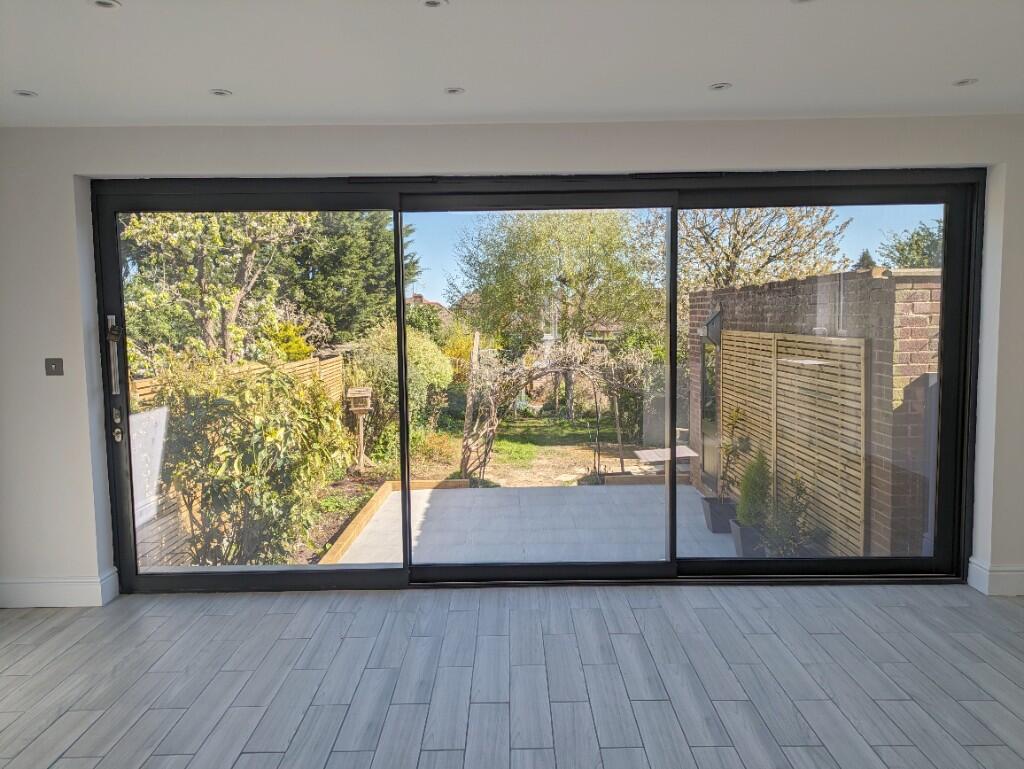 Triple sliding doors
