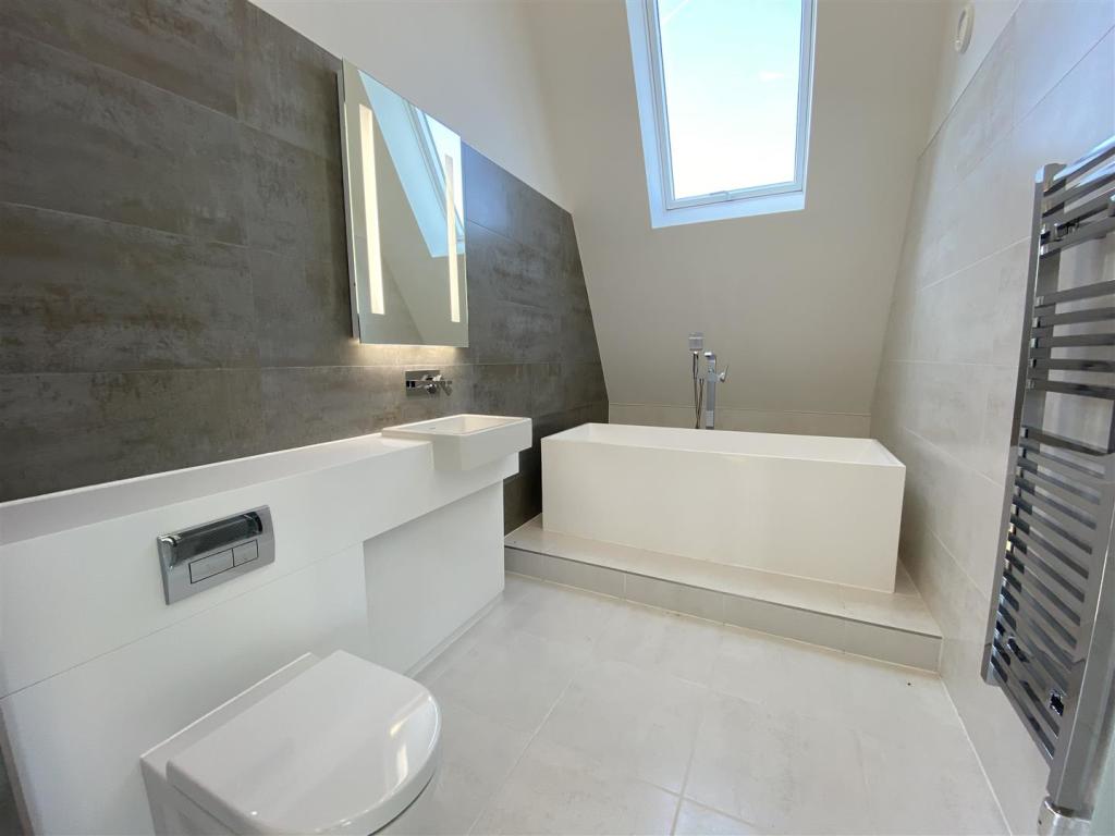 En Suite Bathroom