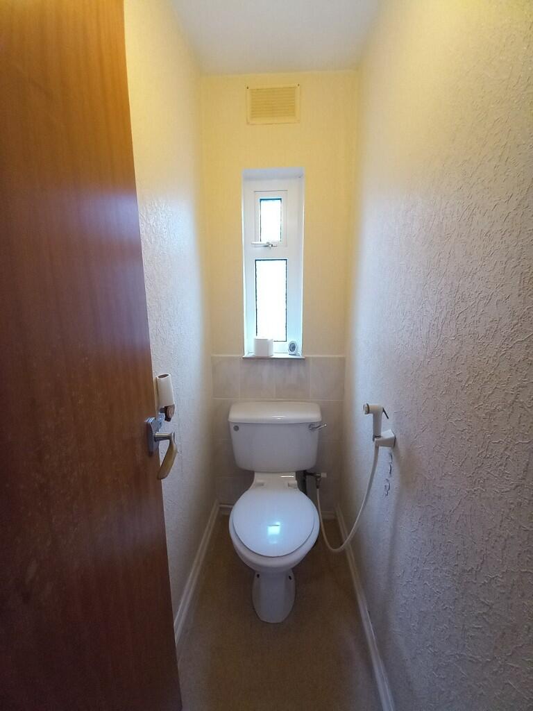 SEPARATE WC
