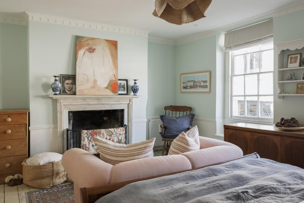 280610 - 12 Whiteheads Lane ph18 copy.jpg