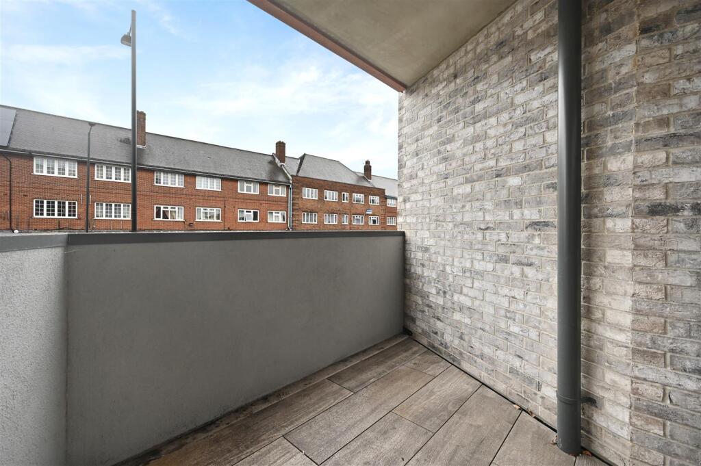 RC- bejoux court- flat 17- balcony 3 (1).JPG