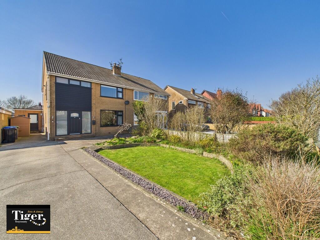 CAM02176G0-PR0523...