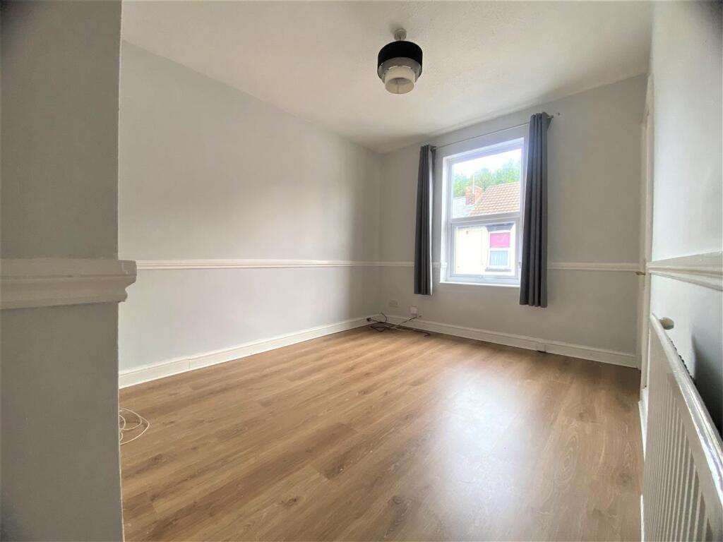 Bedroom 1.jpg