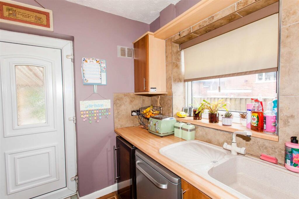 2 Houfton Road (27).jpg