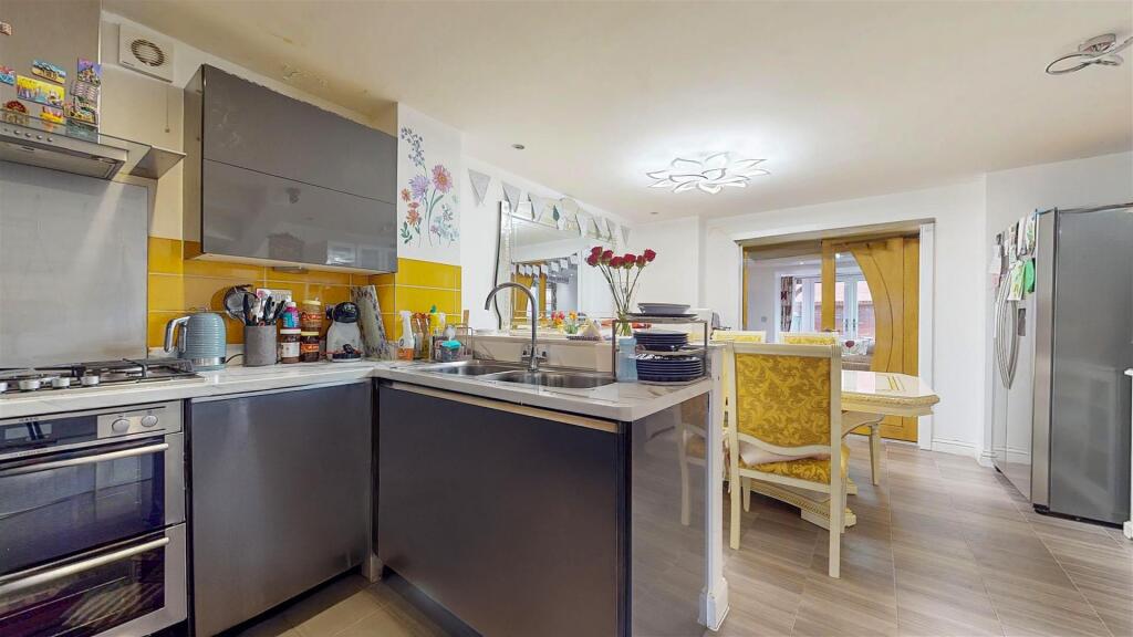 TJUd2qUR-U2I50HyeUllvg copy.jpg