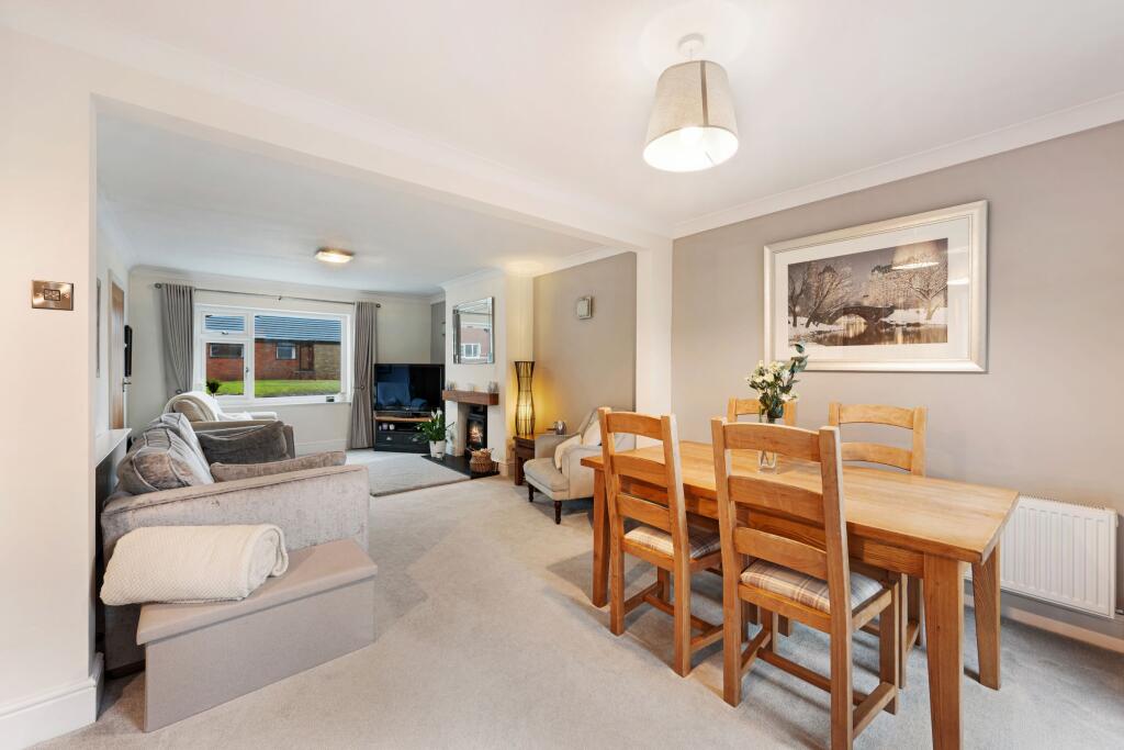 Lounge / Dining Room