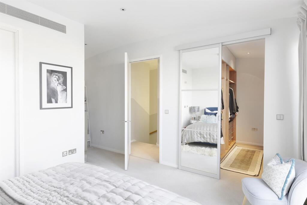 Flat 5, 30, Park Stree Borough Market, London Brid
