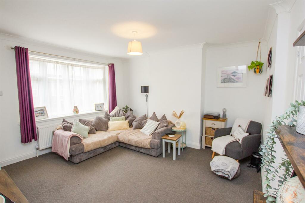 living room_1.jpg