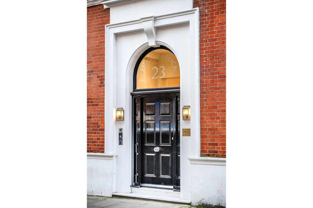 Tavistock_Street_...