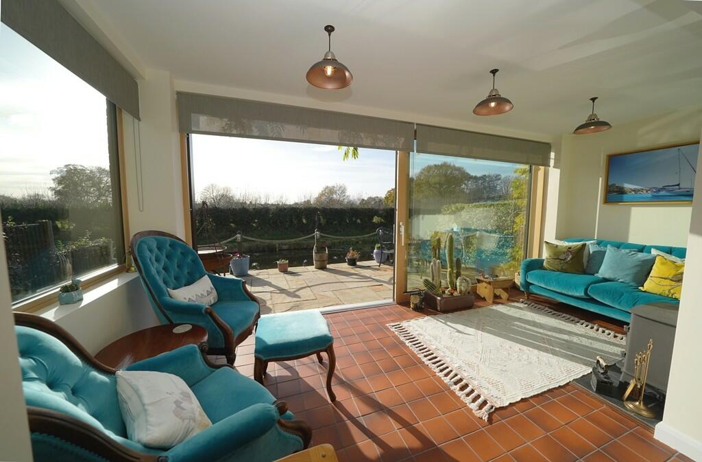 Family room/Livin...