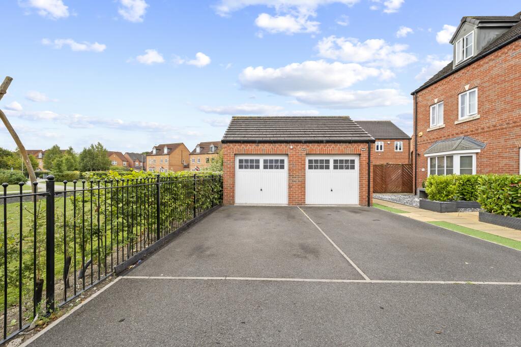 Garage/Driveway