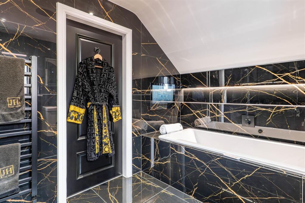 Master Bedroom Ensuite