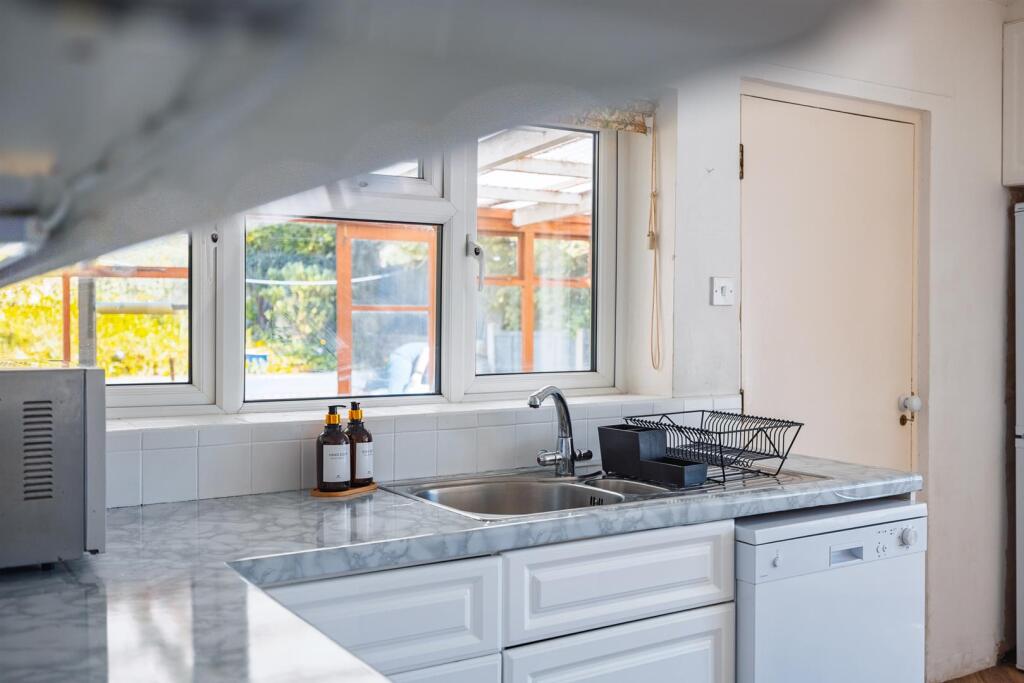 9 Greenfield Ln-20.jpg