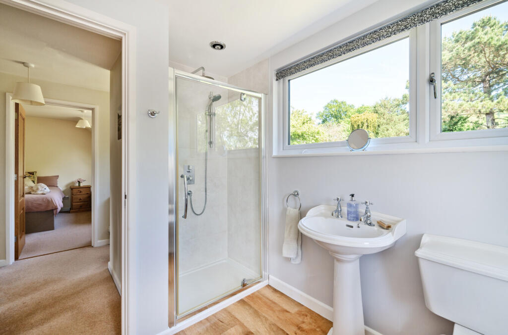 1294396-4-6826191...