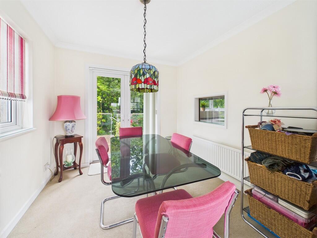 CAM02089G0-PR0483...