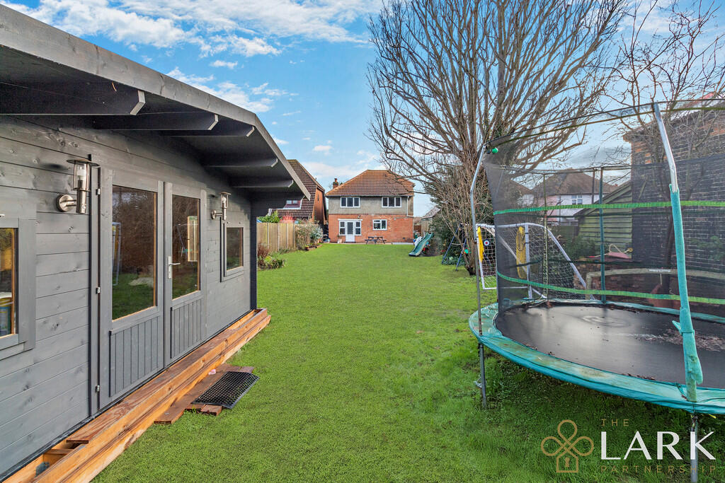 8674370-exteriorW...