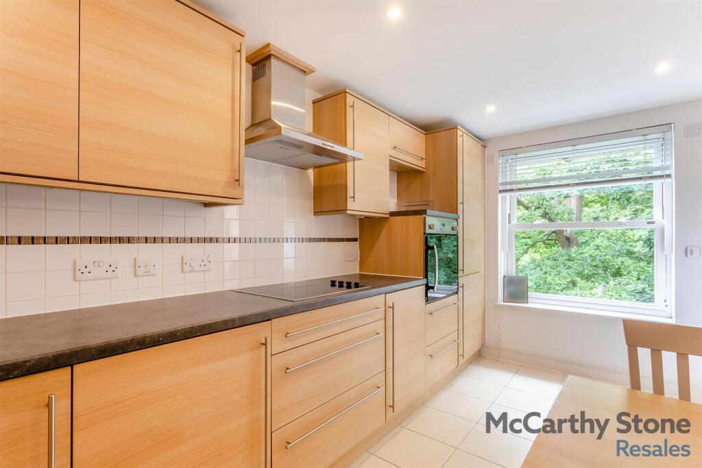 8657633-interior15.jpg