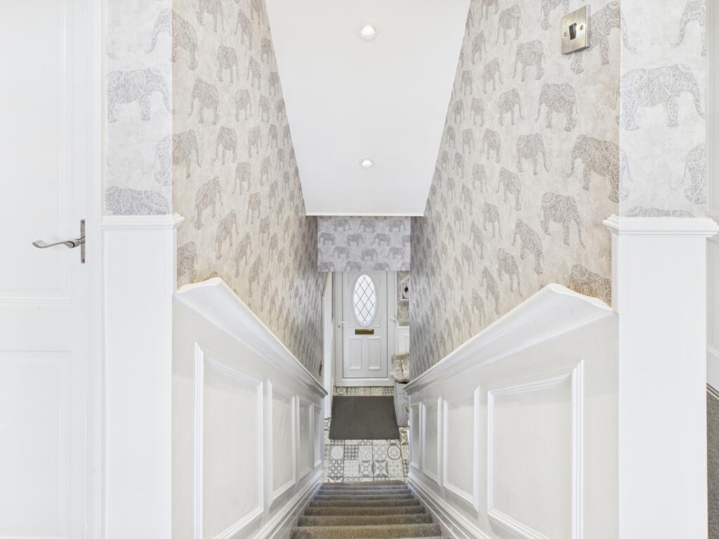 CAM04233G0-PR0039-STILL027