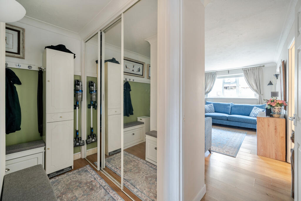 1393029-17-695cdc...