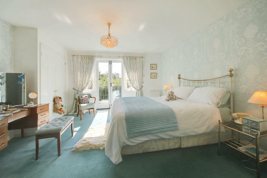 Master Bedroom (Portal Size).jpg