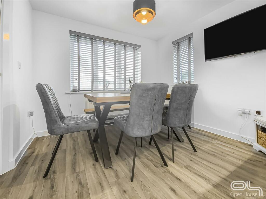 kitchen diner (2).jpg