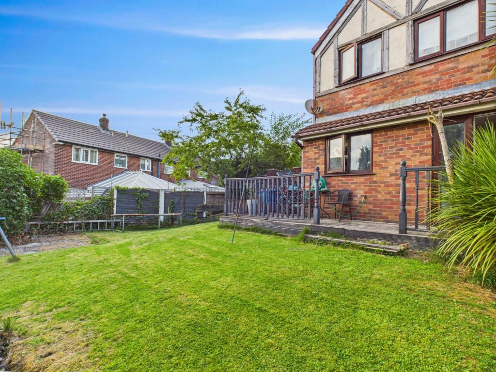 CAM03729G0-PR0081-STILL012