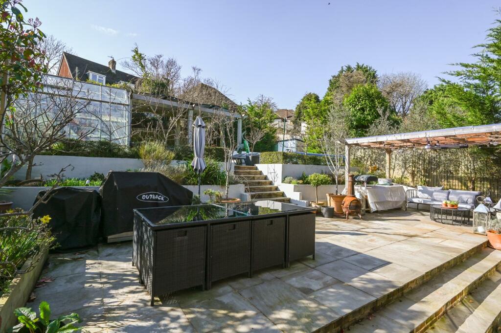 14 hillside way bn1 (2).jpg