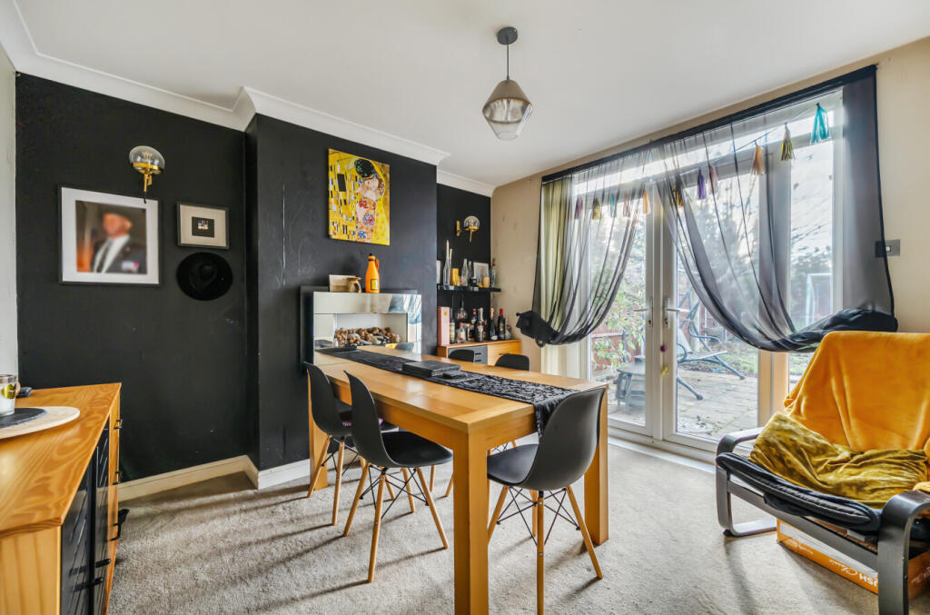 1381052-17-692597...