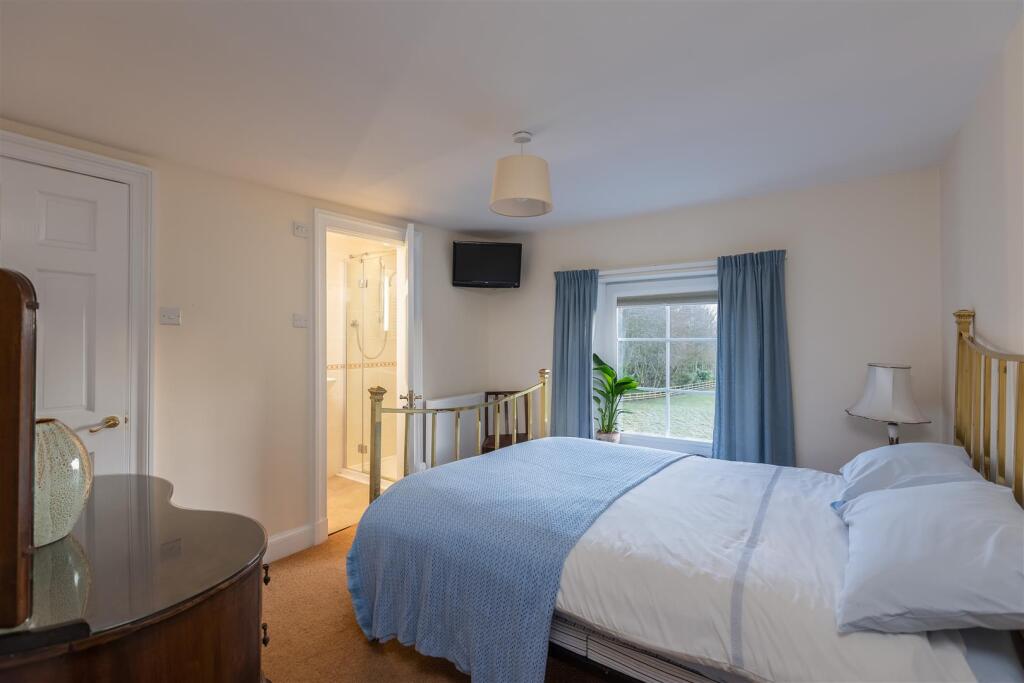 East End Farm Bedroom-1.jpg