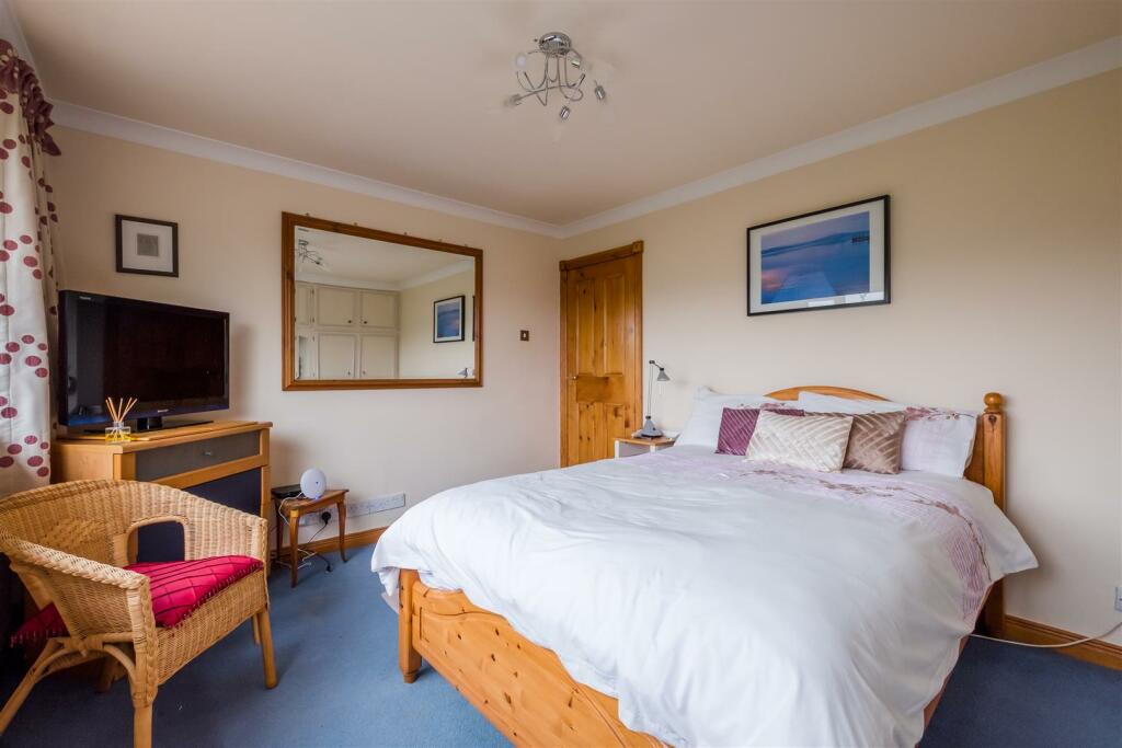 BED 3.jpg