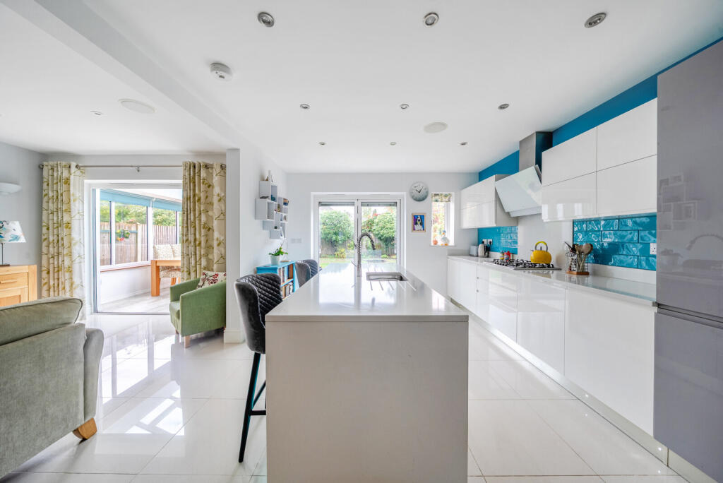 1362581-12-68dfb8...