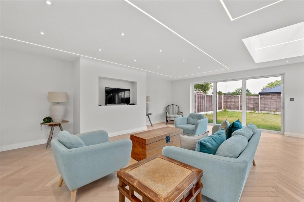 Kitchen/Living Area