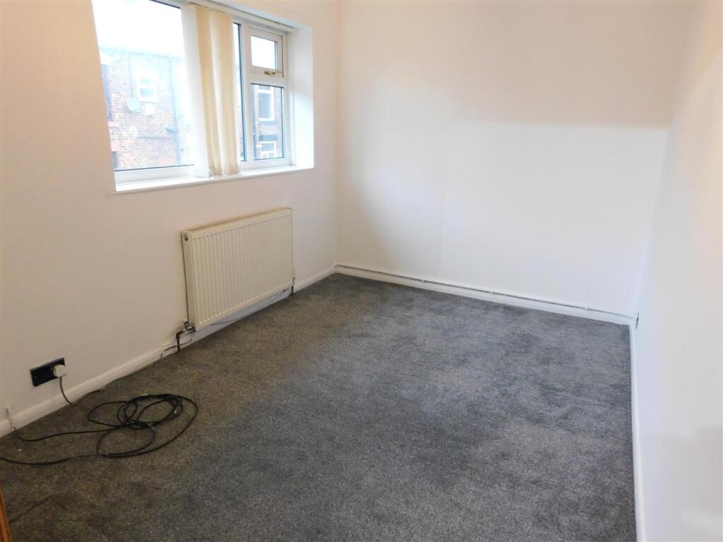 Bedroom 2.JPG