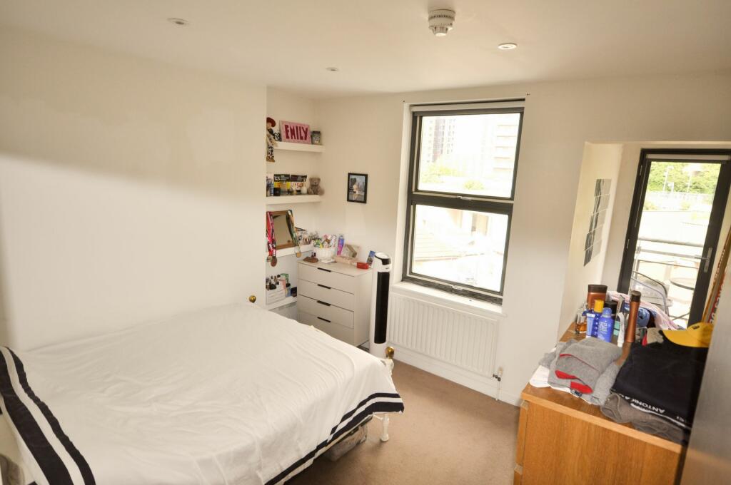 Photo 16
