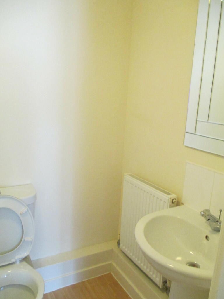 ensuite shower ro...