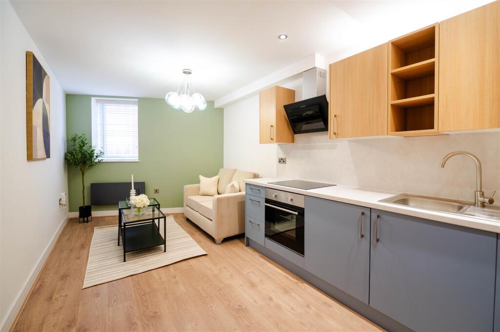 imeldaphoto_CromptonHouse_Flat5.jpg
