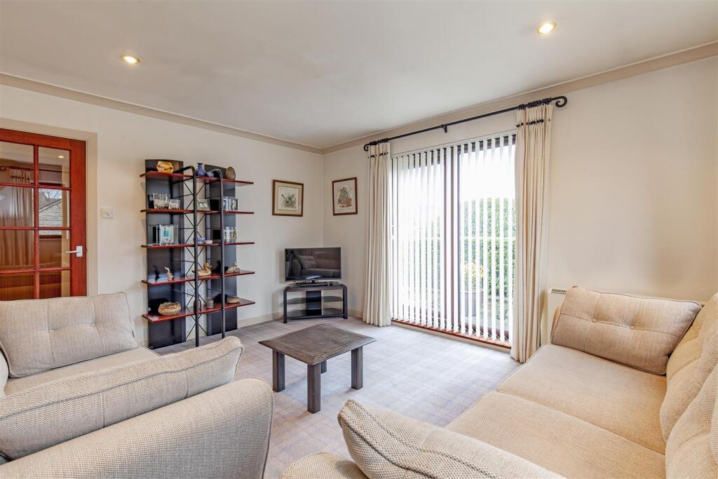 Reception Room-2.jpg