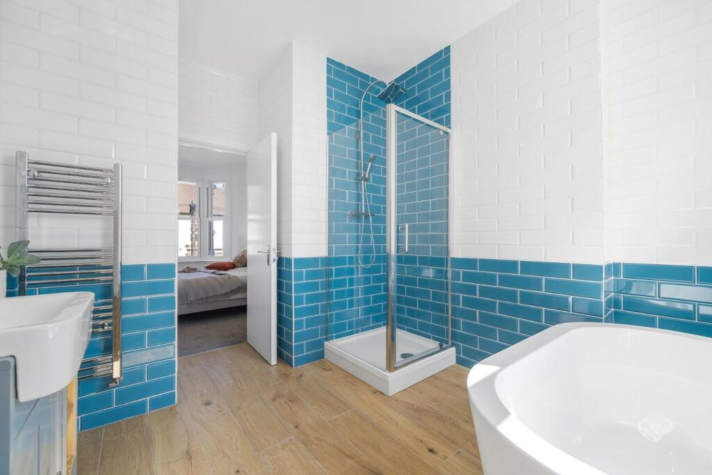 En Suite (2).jpg