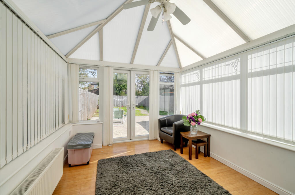 1353593-2-68dbd65...