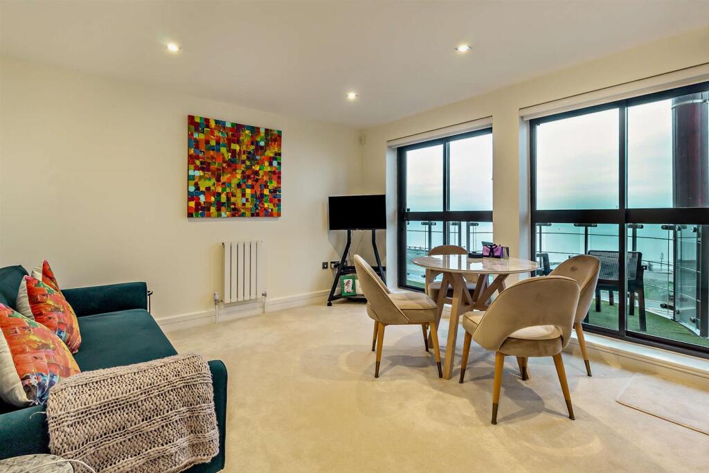 8674111-interior08-800.jpg