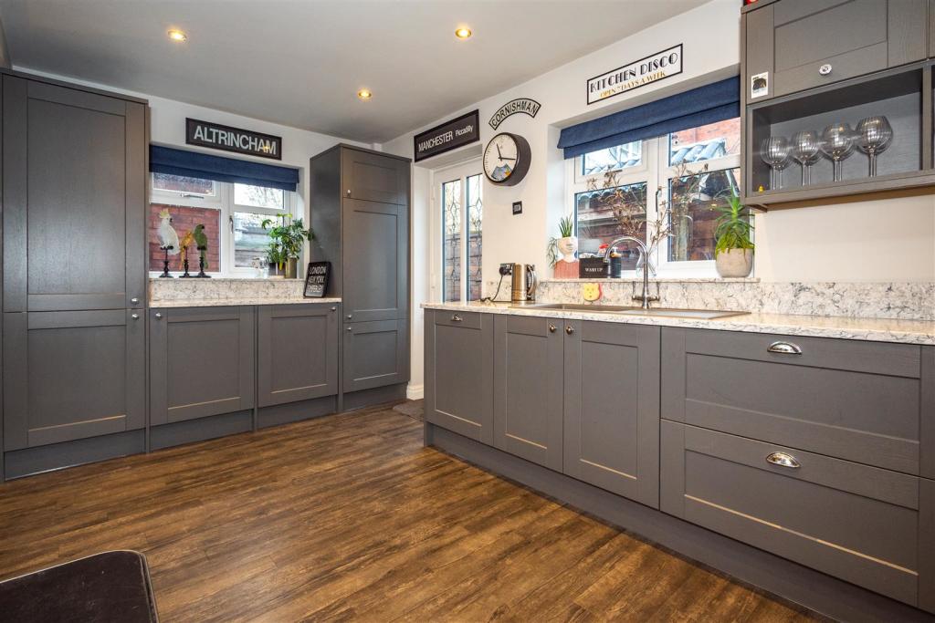 Dining Kitchen Aspect 4.jpg