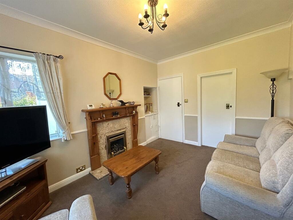 2nd lounge dining room.jpg