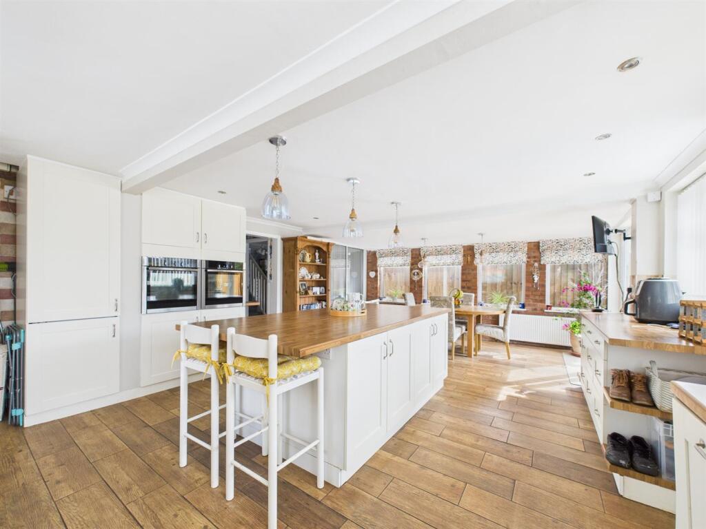 Open Plan Kitchen/Dining Room