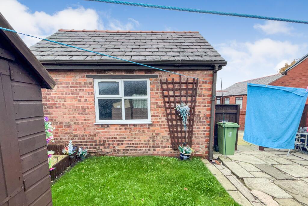 8 Walnut Avenue, Wigan WN1 3XE