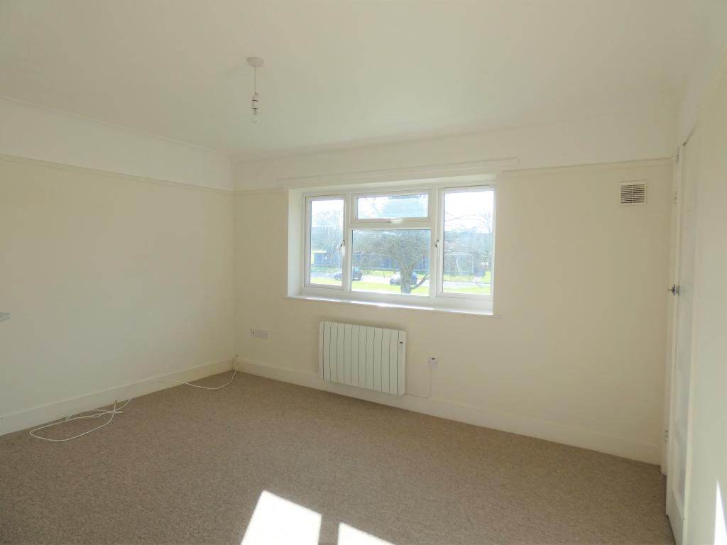 Pic 4 Bedroom One.JPG