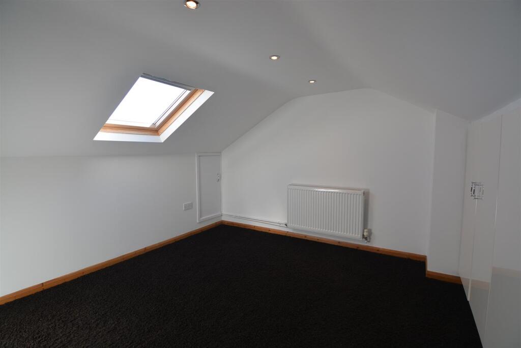 Bedroom 1 (first floor)