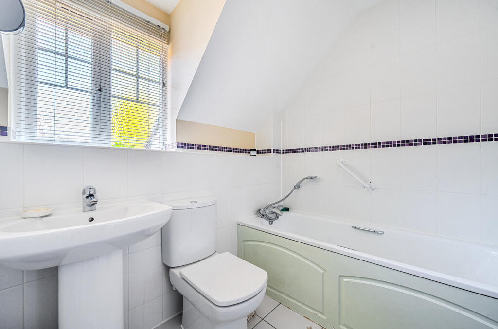 1348827-24-68da51...