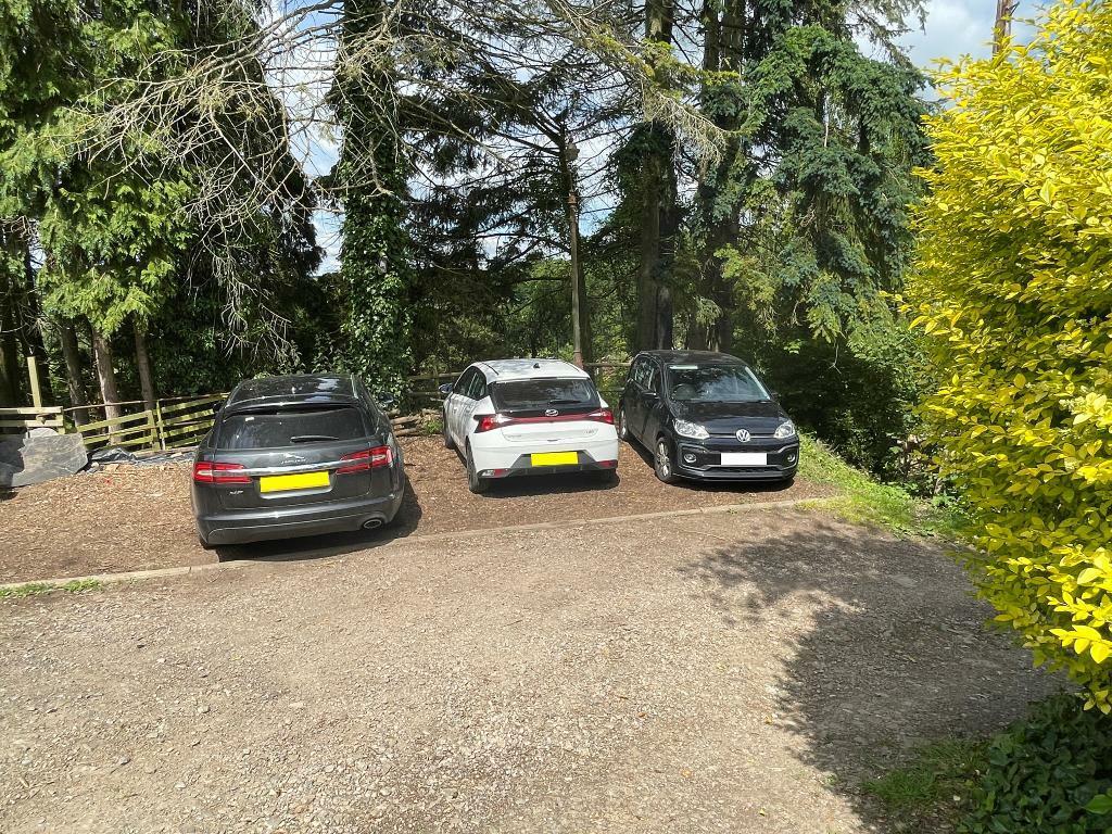 Parking for up to 4 cars